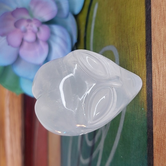 Quartz Crystal Alien Skull Carving - Picture 7 of 7